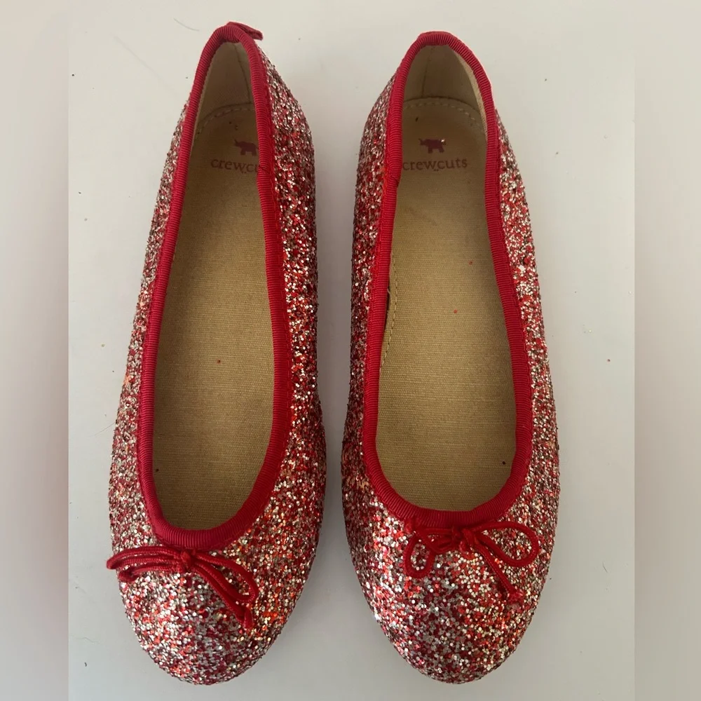 Crewcuts Girls red trimmed sparkly ballet flats. Size 4Y.